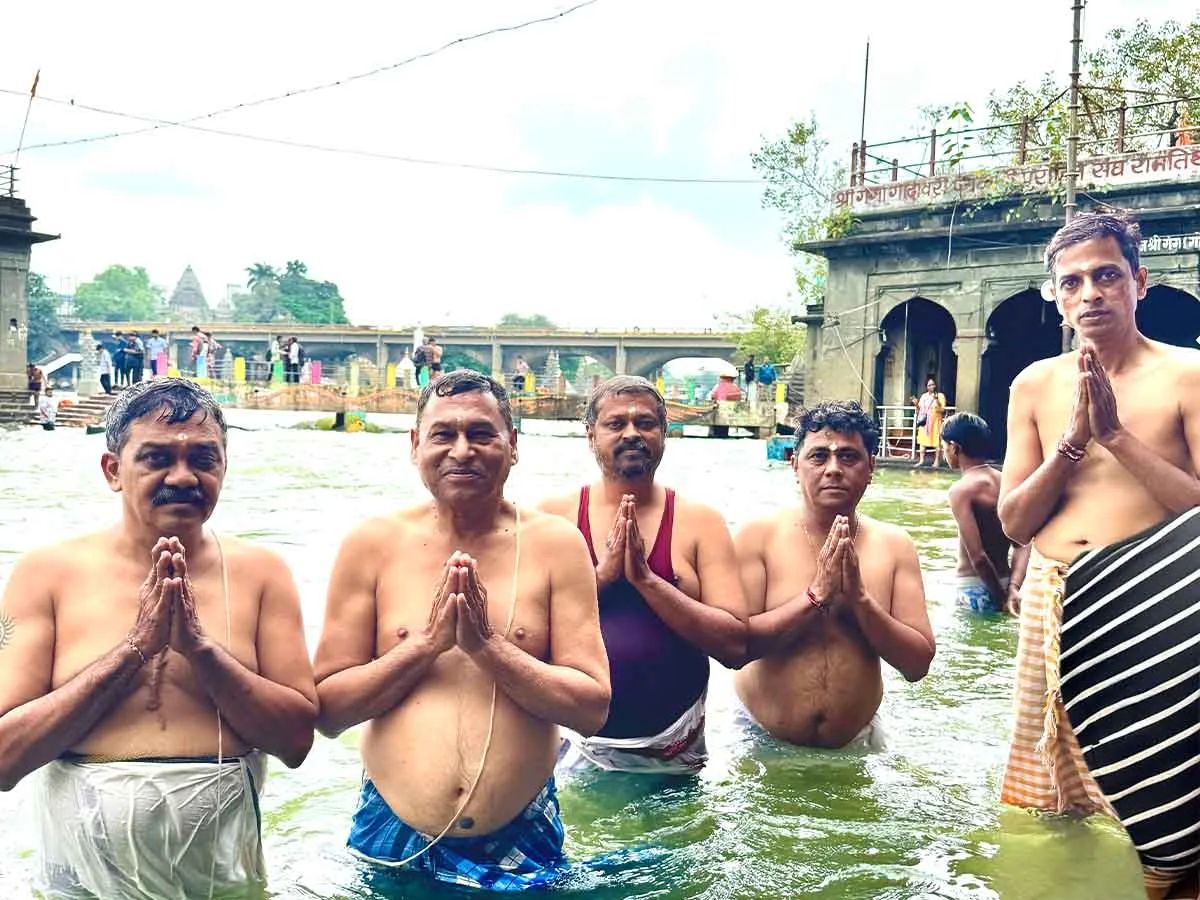 Asthi Visarjan Rituals at Ramkund Nashik