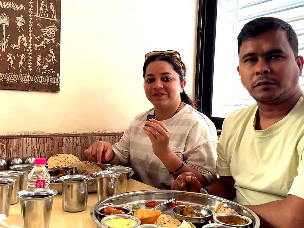 Pangat Thali Nashik Restaurant Review Photos of happy customers enjoying the thali