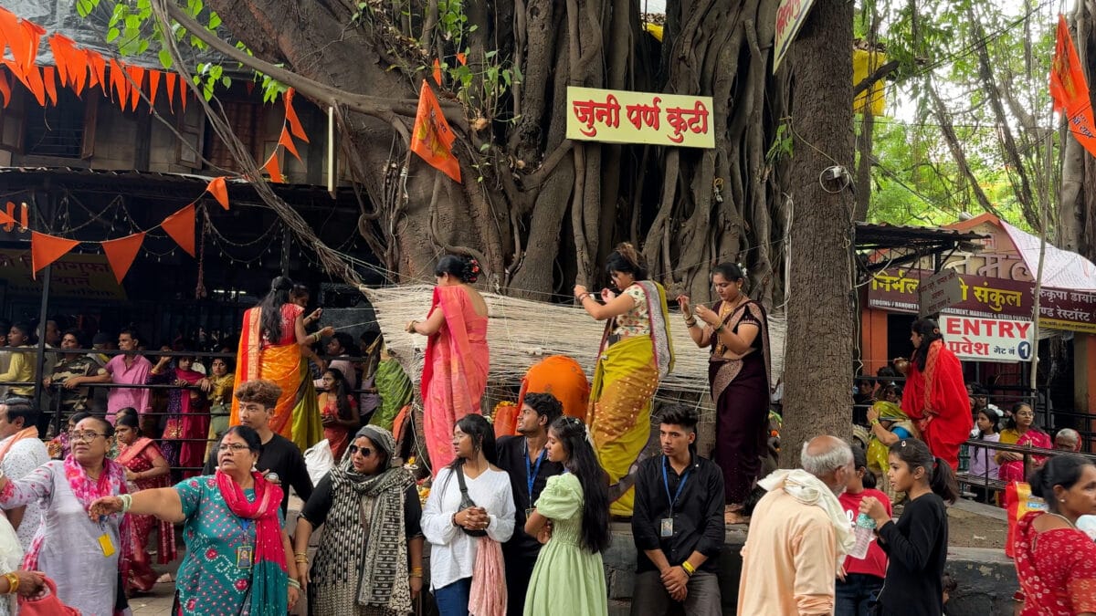 Vat Purnima 2025 Vat Savitri Vrat Katha Puja Vidhi Muhurat