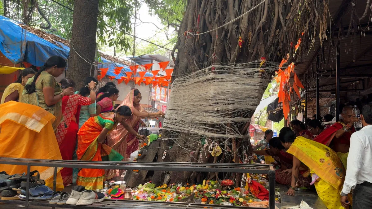Vat Purnima 2025 Vat Savitri Vrat Katha Puja Vidhi Muhurat