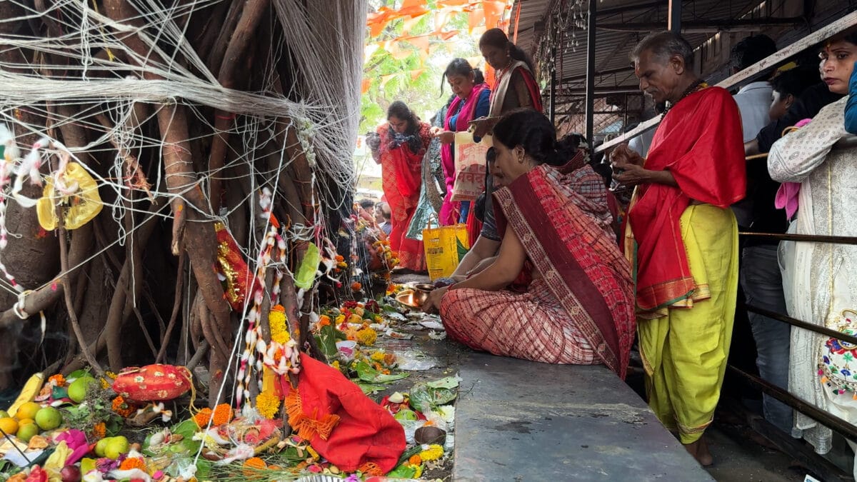Vat Purnima 2025 Vat Savitri Vrat Katha Puja Vidhi Muhurat