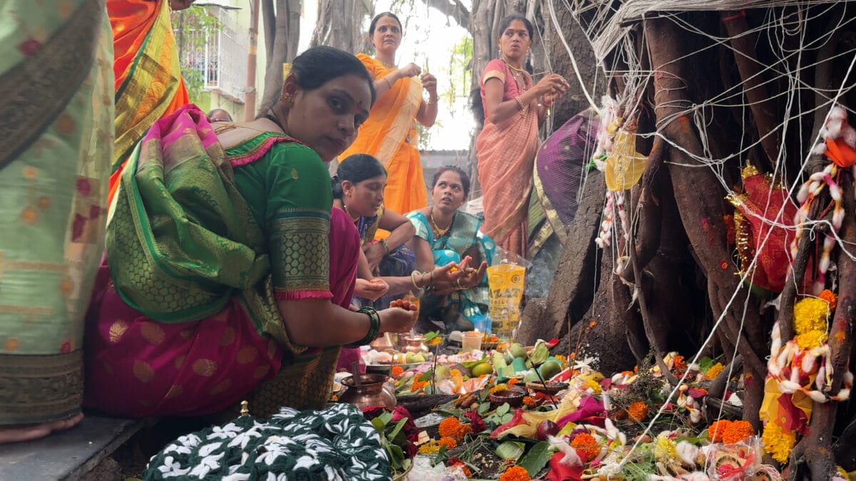 Vat Purnima 2025 Vat Savitri Vrat Katha Puja Vidhi Muhurat