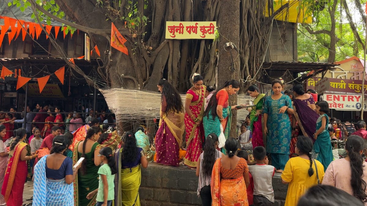 Vat Purnima 2025 Vat Savitri Vrat Katha Puja Vidhi Muhurat