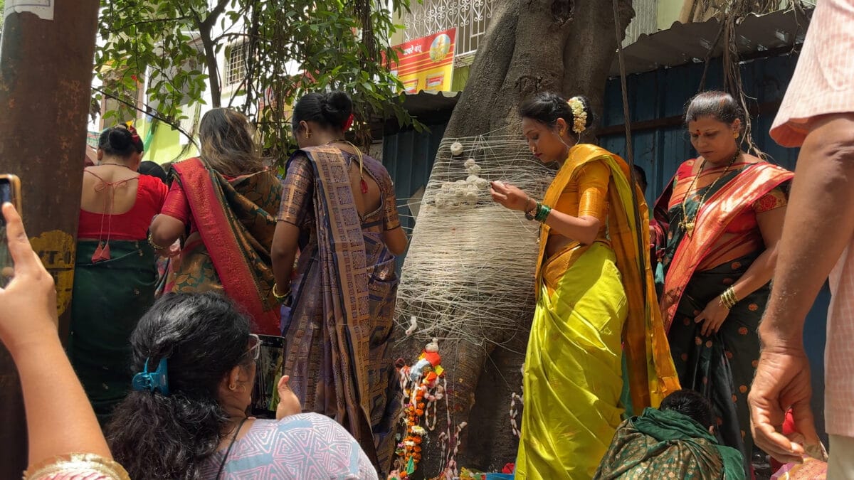 Vat Purnima 2025 Vat Savitri Vrat Katha Puja Vidhi Muhurat