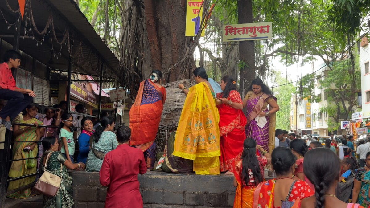 Vat Purnima 2025 Vat Savitri Vrat Katha Puja Vidhi Muhurat