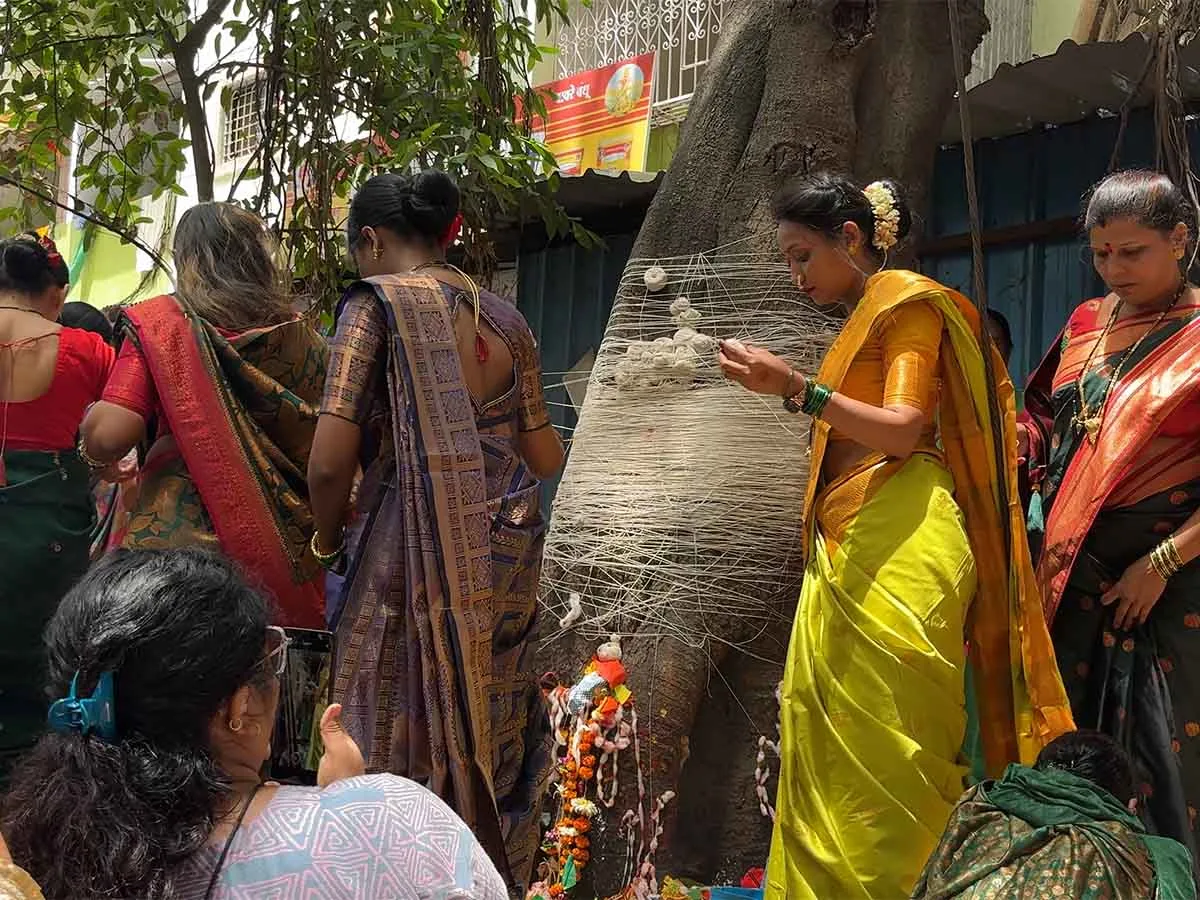 Vat Purnima 2026 Date Puja Vidhi Vat Savitri Vrat Katha Photos