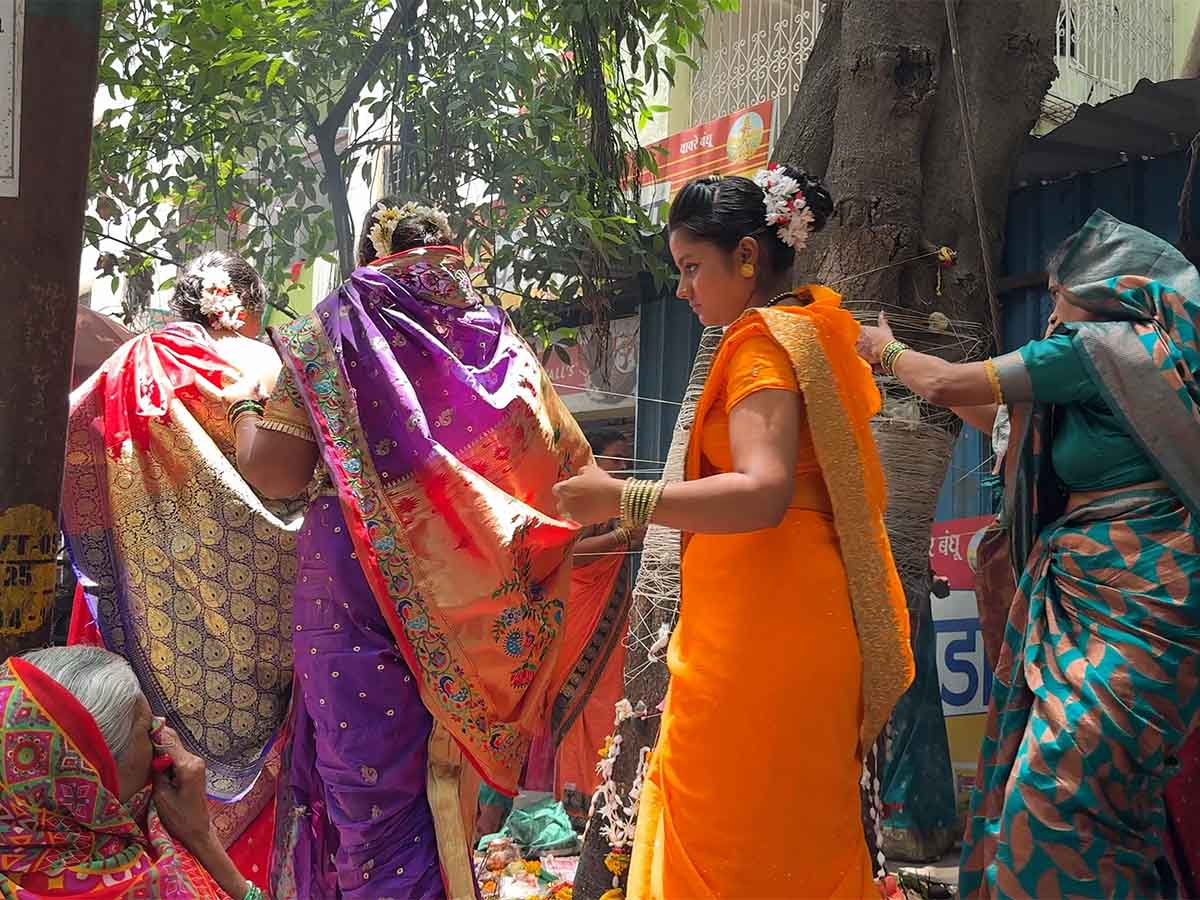 Vat Purnima 2026 Date Puja Vidhi Vat Savitri Vrat Katha Photos