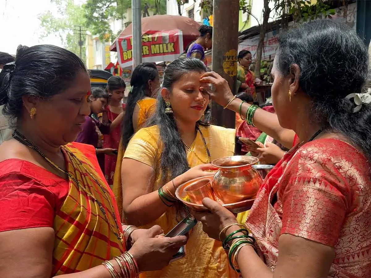 Vat Purnima 2026 Date Puja Vidhi Vat Savitri Vrat Katha Photos