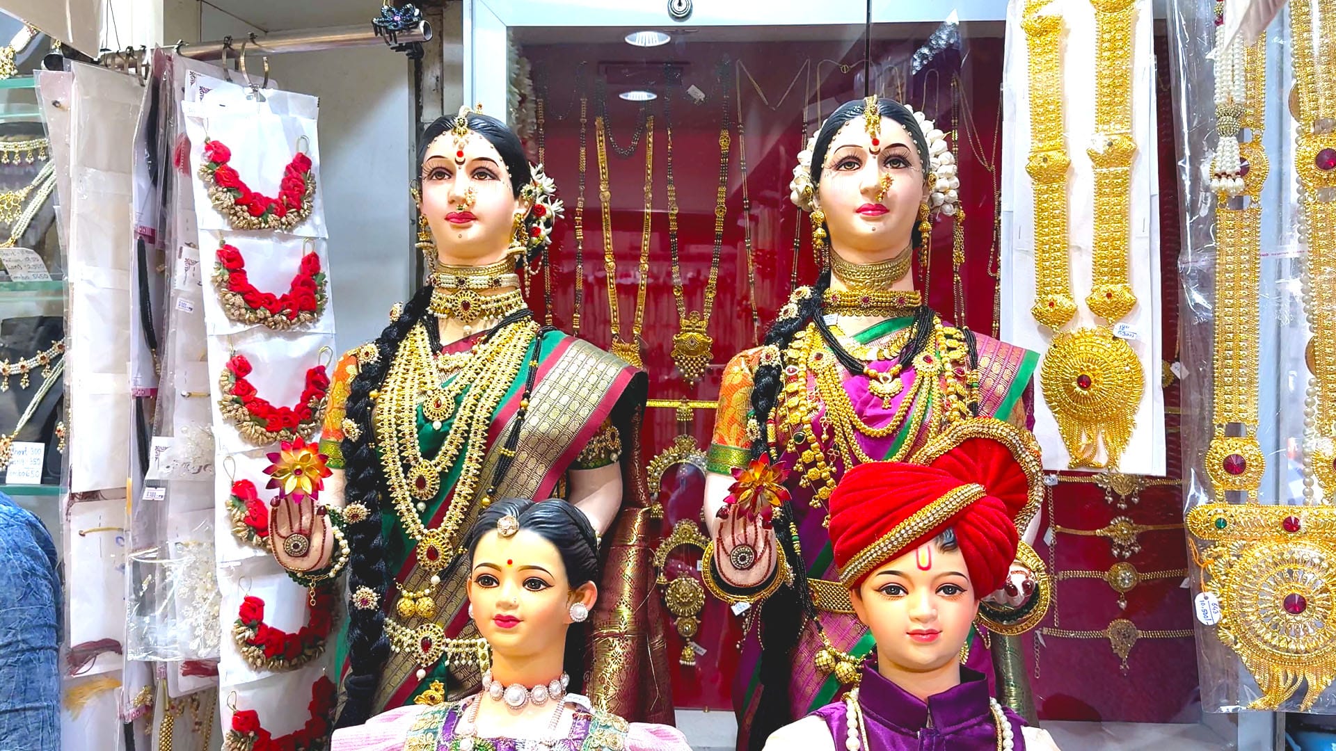 Gauri Ganpati Mahalakshmi Poojan Ganeshotsav Nashik 2025