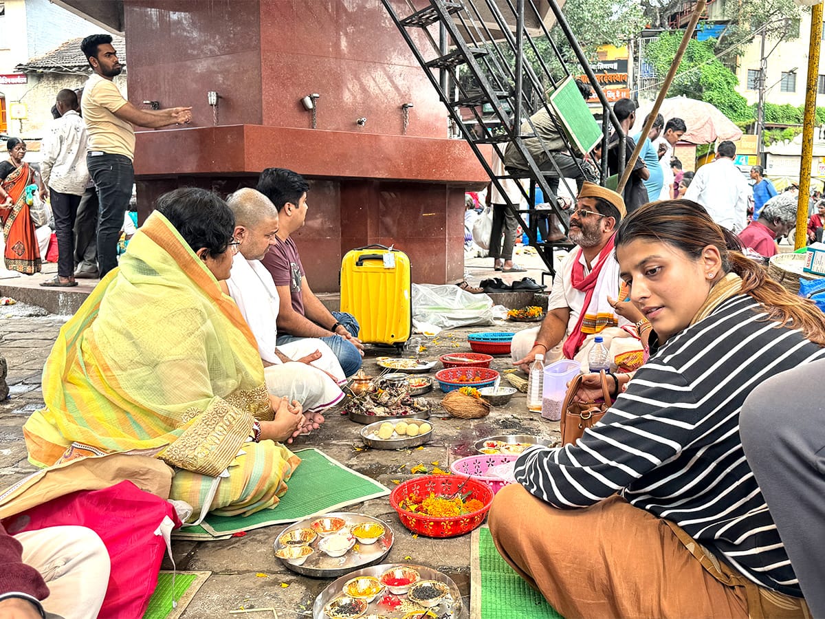 Sarvapitri Amavasya 2025 Pitru Paksha Shradh Rituals Ramkund Nashik