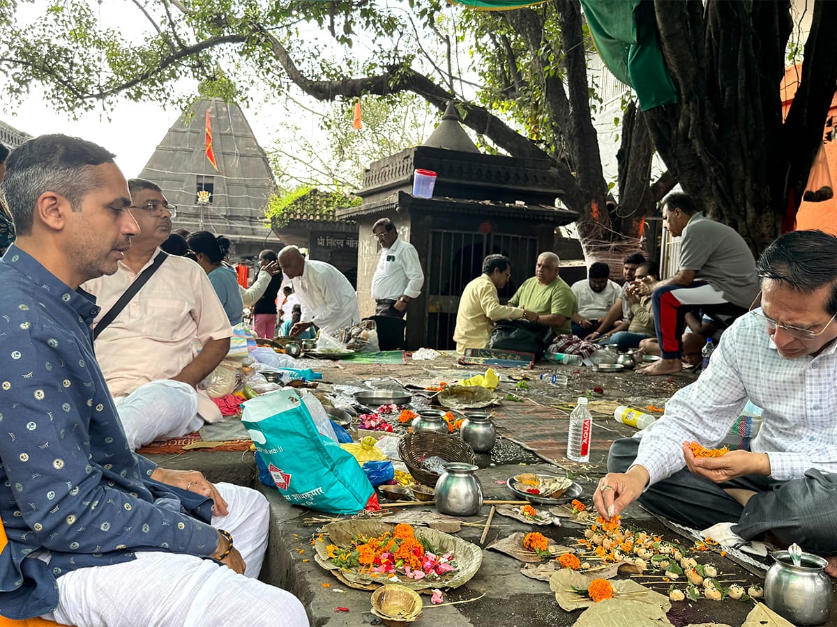 Sarvapitri Amavasya 2025 Pitru Paksha Shradh Rituals Ramkund Nashik