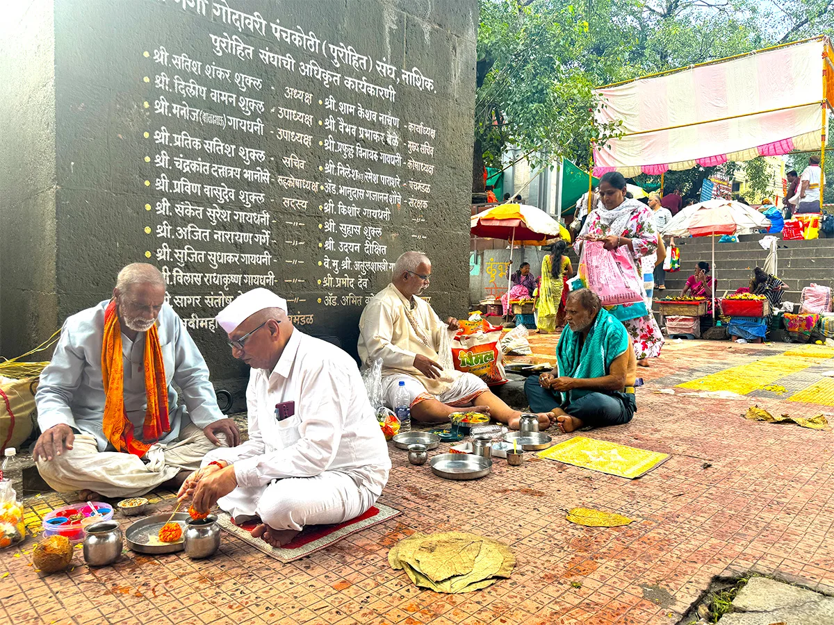 Sarvapitri Amavasya 2025 Pitru Paksha Shradh Rituals Ramkund Nashik