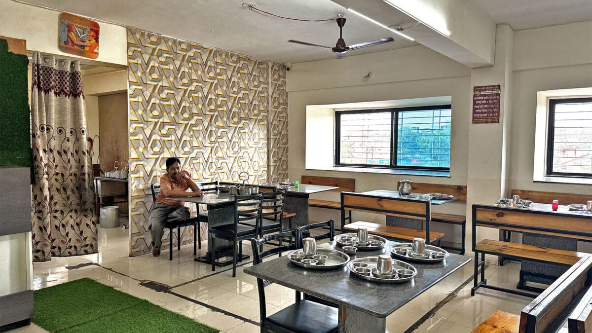Shiv Shakti Dining Hall Veg Thali in Nashik 2025