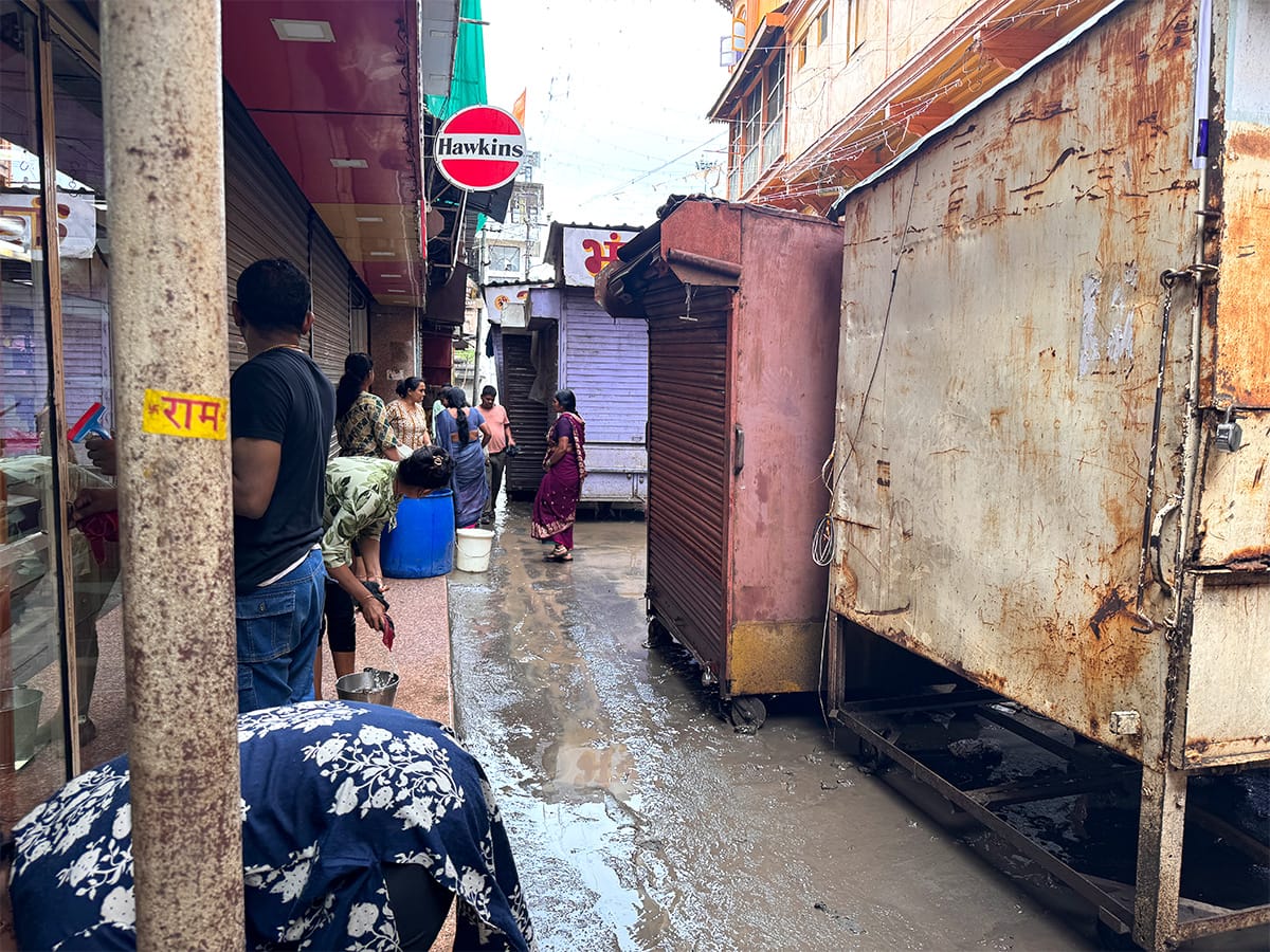 Nashik news heavy rains cause Godavari floods in Panchavati Sep 2025