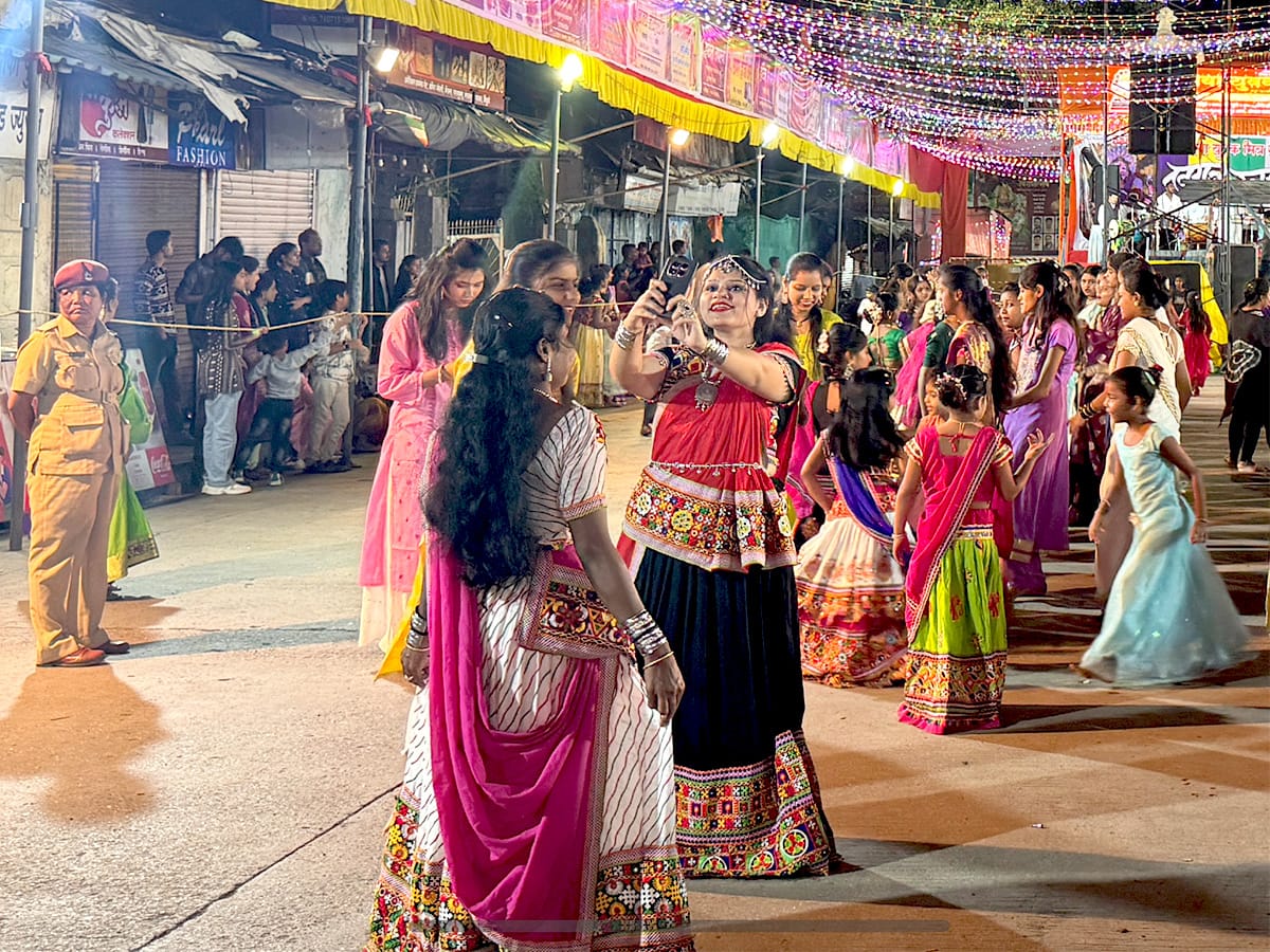 Navratri 2025 date images colours wishes Maa Durga Nashik