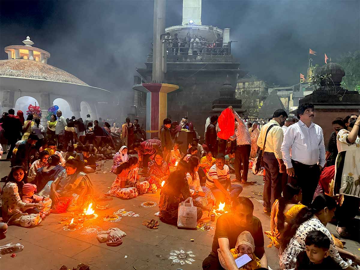 Kartik Purnima 2025 Tripurari Purnima Dev Diwali Ramkund Nashik Maharashtra Images