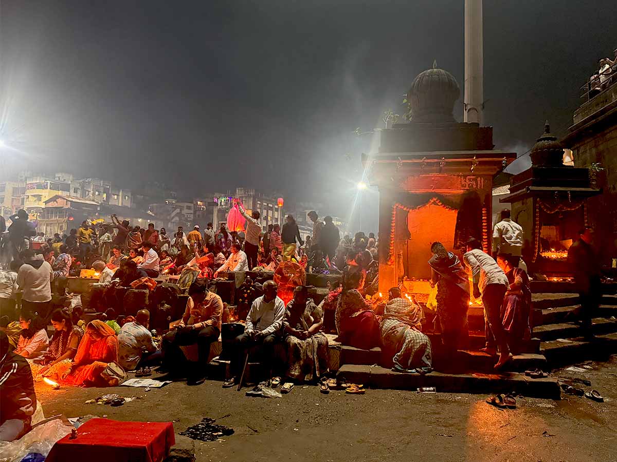 Margashirsha month 2025 date Mahalakshmi Guruvar Vrat Pooja Amavasya Purnima Images