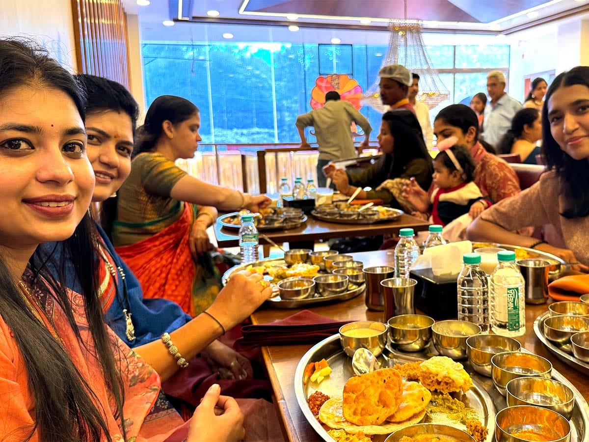 Mohanlal ji Premium Veg Thali Restaurant Nashik 2025 Images