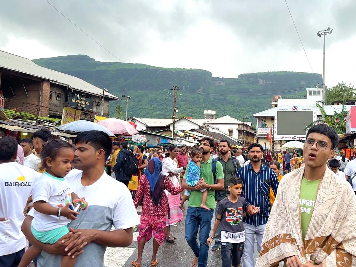 Trimbakeshwar Shiva Temple Jyotirlinga Mandir Nashik Maharashtra Photos