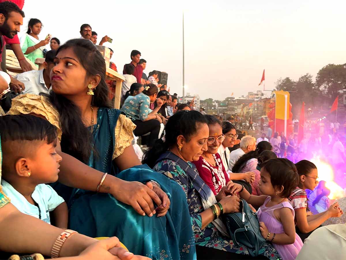 Ramkund Nashik Devotees Waiting For Aarti