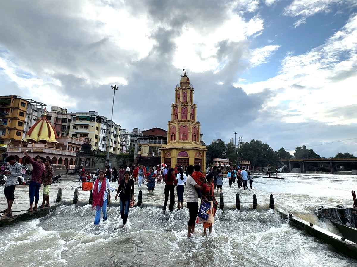 Yashwantrao Maharaj Mamledar Mandir near Ramkund Nashik